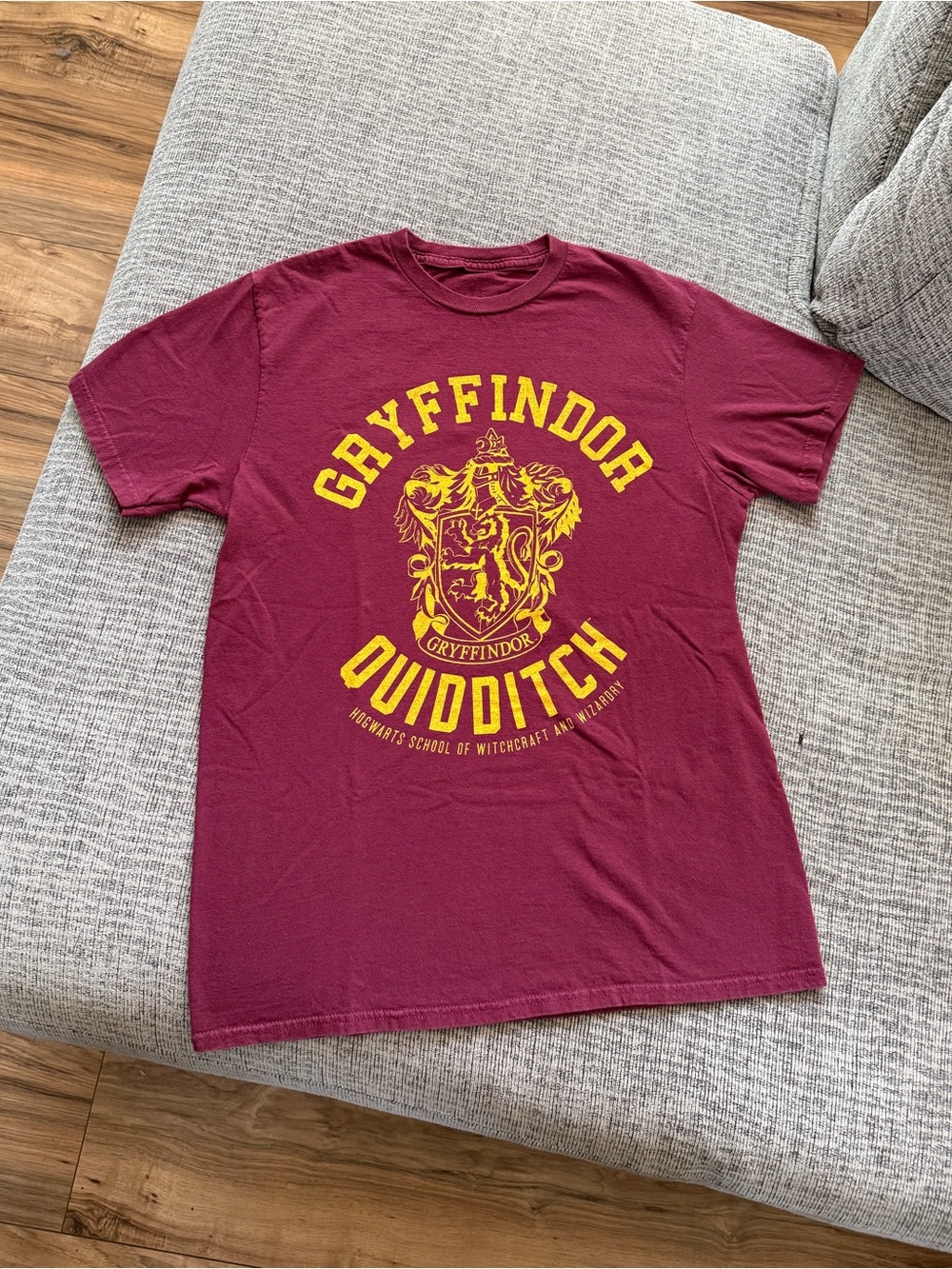 Gryffindor Quidditch T-shirt Size M